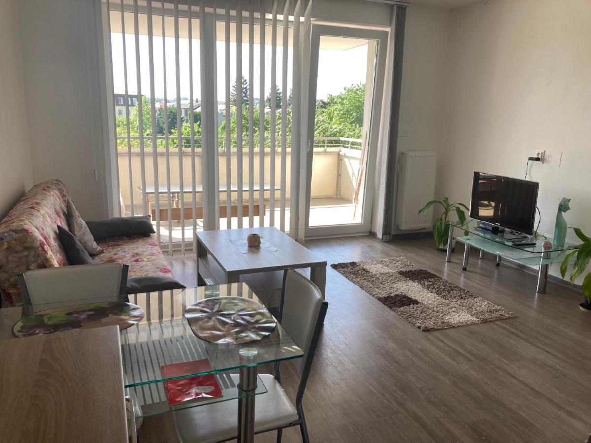 Apartman Edita - Byt S Terasou A Parkovacim Stanim, Topolova, Olomouc公寓 外观 照片