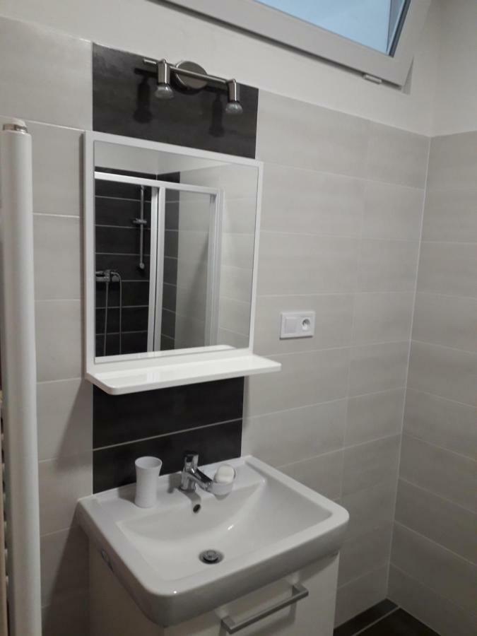 Apartman Edita - Byt S Terasou A Parkovacim Stanim, Topolova, Olomouc公寓 外观 照片