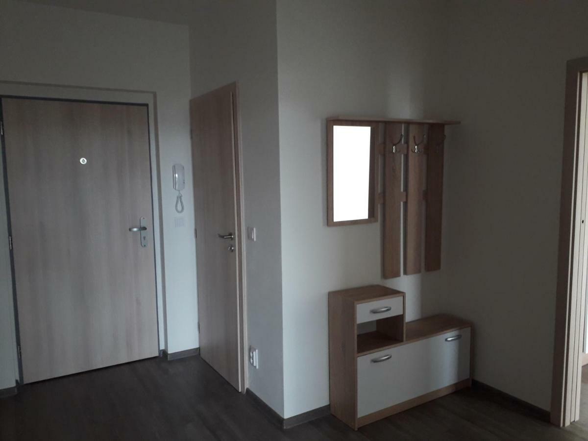 Apartman Edita - Byt S Terasou A Parkovacim Stanim, Topolova, Olomouc公寓 外观 照片